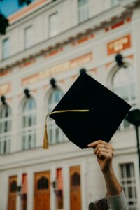 UK accounting professionals adapting to digital transformation, AI, and new skills for long-term career growth.