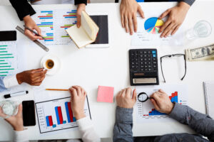 UK accounting professionals using cloud-based software and AI tools for digital transformation