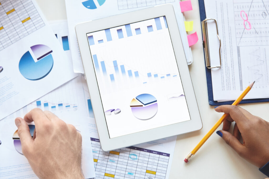 Graph showing growth and trends in the Accounting Industry AI Market from 2025 to 2030, highlighting vendors and AI adoption